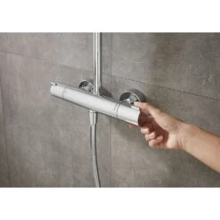 Hansgrohe Crometta E 240 1jet Showerpipe -Megabad Verkäufe hersteller hansgrohe brausenprogramm showerpipe crometta 240 13918356