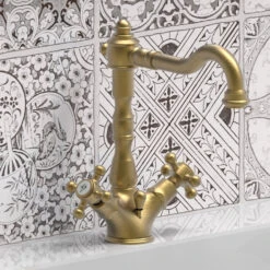 Kronenbach IOTA 2.0 Zweigriff-Waschtischarmatur Mit Ablaufgarnitur