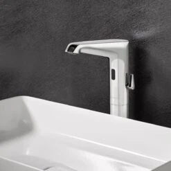 Schell XERIS E² Elektronische Waschtisch-Armatur Mit Unterputz-Netzteil, Hochdruck-Kaltwasser, L -Megabad Verkäufe marken schell badarmaturen xeris schell xeris elektronische waschtisch armatur e hd k large kopie 13921795