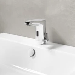 Schell XERIS E² Elektronische Waschtisch-Armatur Mit Unterputz-Netzteil, Hochdruck-Kaltwasser, S -Megabad Verkäufe schell badarmaturen xeris elektronische waschtisch hd 13921765